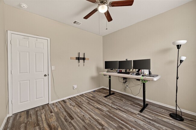 Foto del edificio - 5830 Acacia Rose Ct