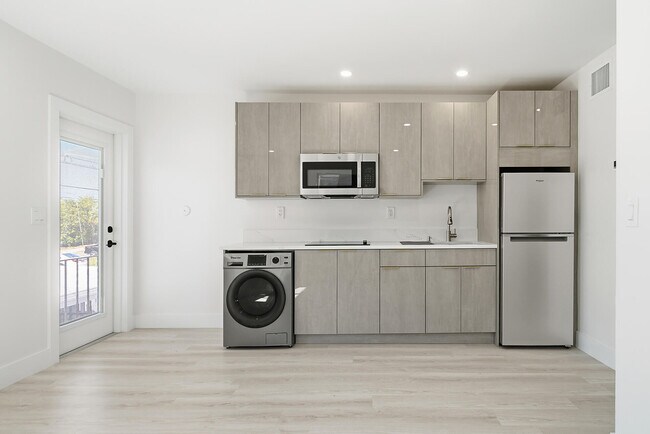 Building Photo - 5909 S Dixie Hwy