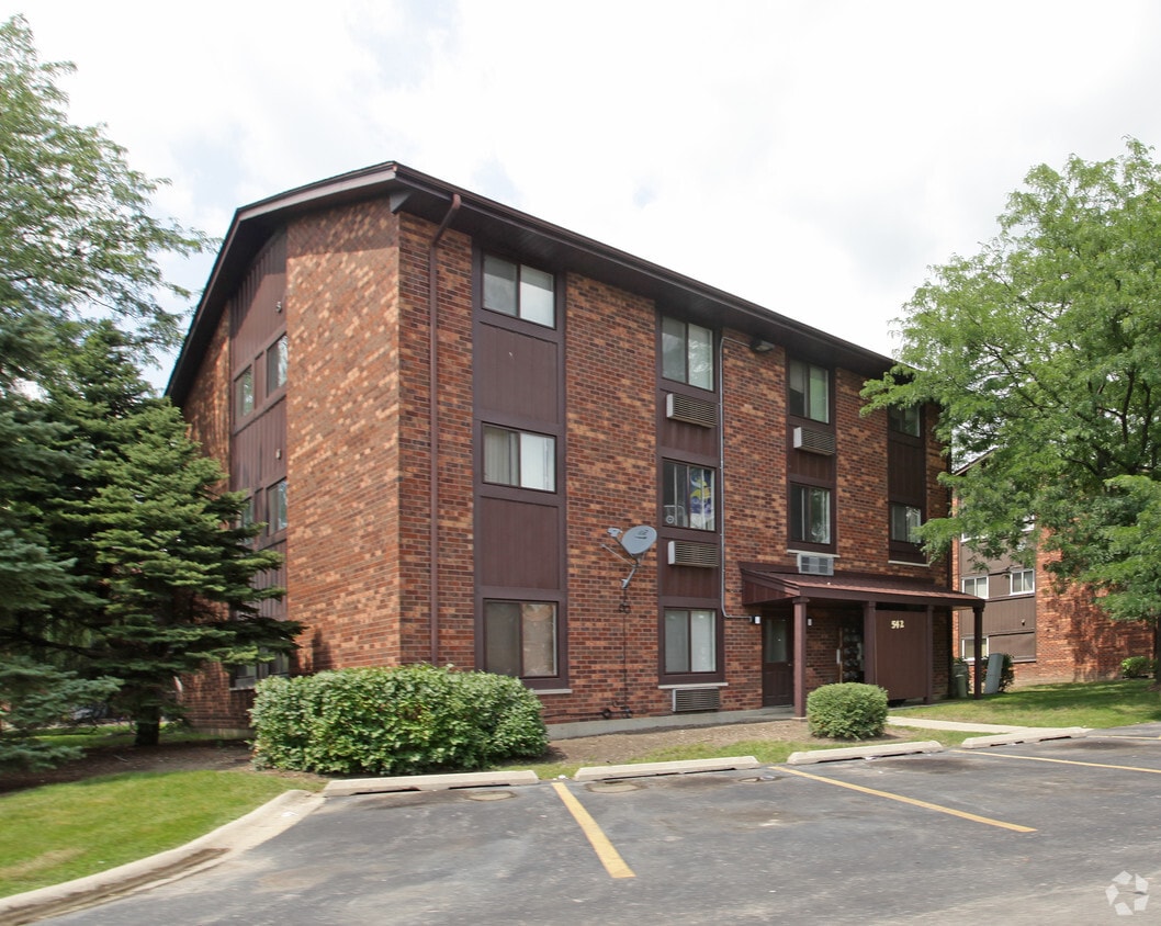 Building Photo - 29w552 Country Ridge Dr