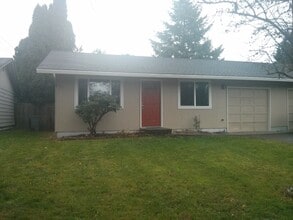 Building Photo - 909-911 NE 106th Ave