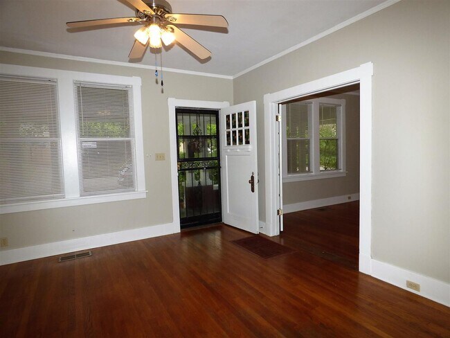 Foto del edificio - 447 Dickinson St