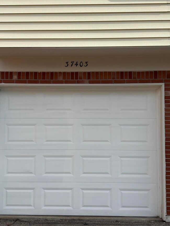 Building Photo - 37403 Stonegate Cir