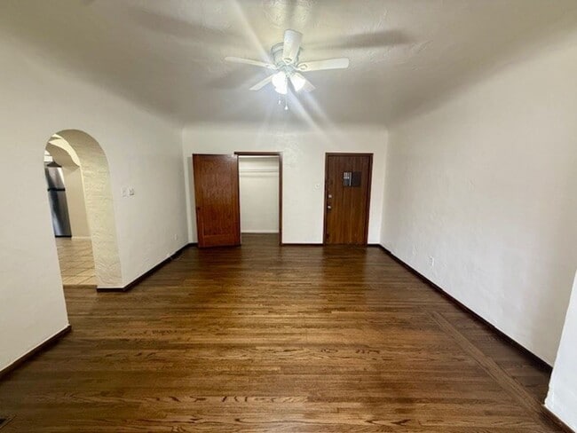 Foto del edificio - 1844 E 5th St.