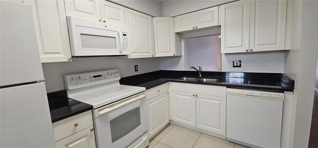 Building Photo - 7294 Cloister Dr