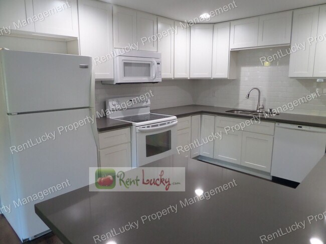 Foto del edificio - 1702 22nd St NE