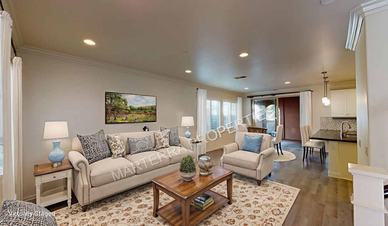 Primary Photo - Beautiful 3 Bed/2.5 Bath Home in Portola S...