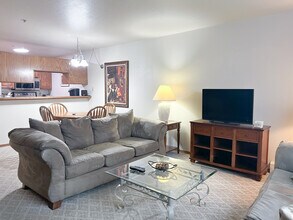 Building Photo - 310 E 11th Ave