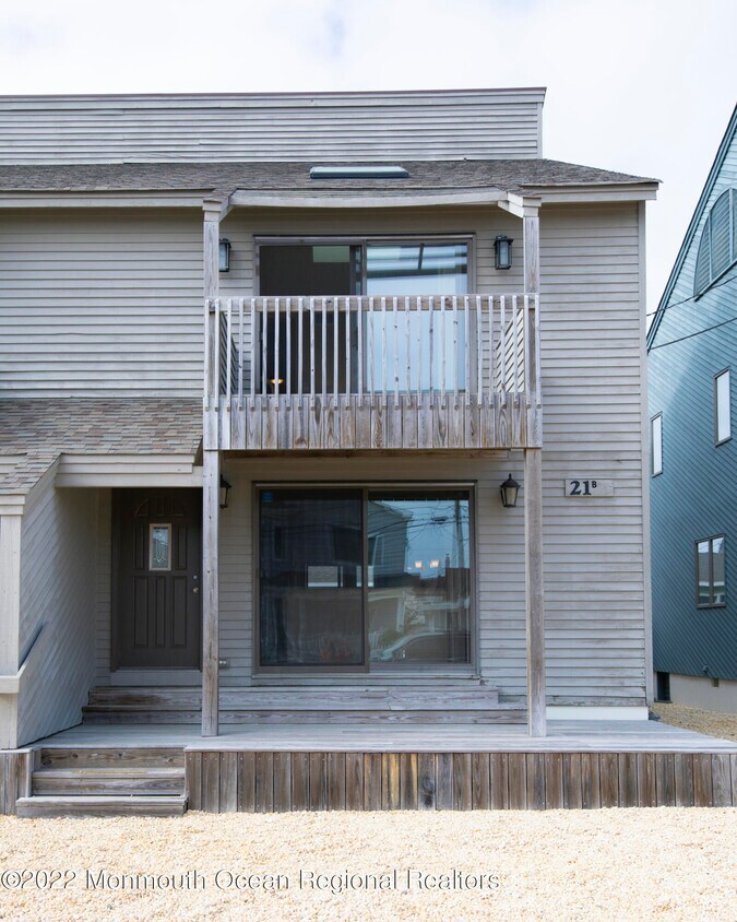 21 Brown Ave Unit 2 (B), Lavallette, NJ 08735 Condo for Rent in