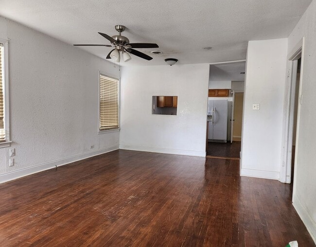 Building Photo - 724 Wheless Ave