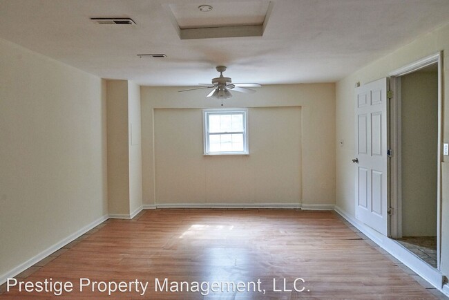 Building Photo - 4 br, 2 bath House - 2533 Ravine