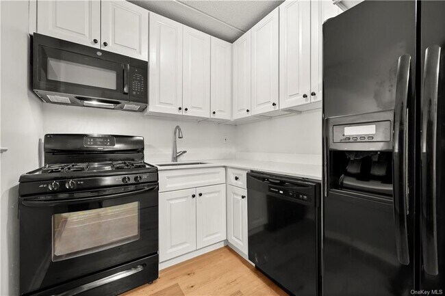 Foto del edificio - 470 Halstead Ave