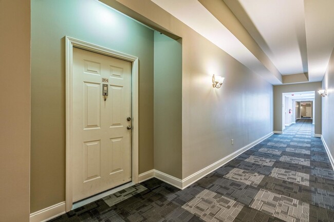 Photo - Gorgeous Downtown 2 Bedroom Condominium - ...