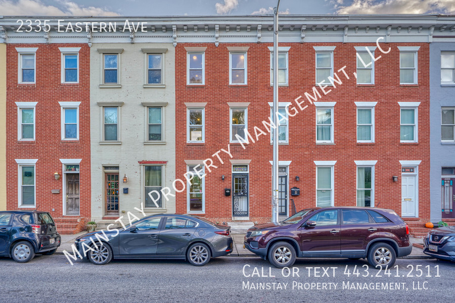 Primary Photo - Beautiful Park Front 3 bed 2 full 1/2 Bath...