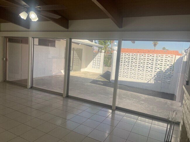 Foto del edificio - 2630 N Biskra Rd