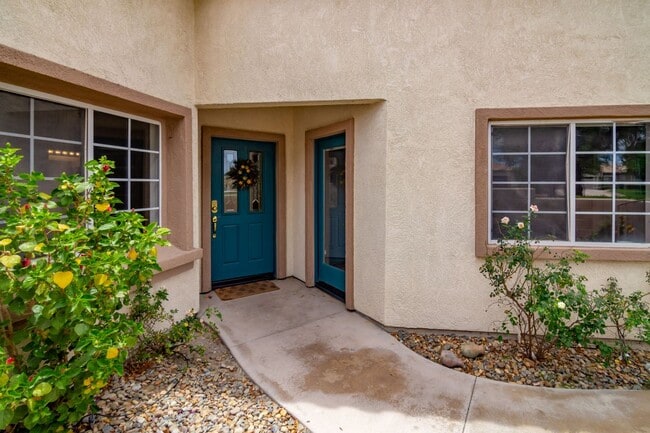 Building Photo - 45596 Torrey Pines Ct