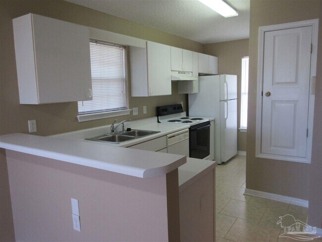 Foto del edificio - 301 Loveland Cir