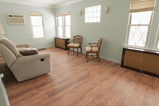 Building Photo - 4102 Elm Ave