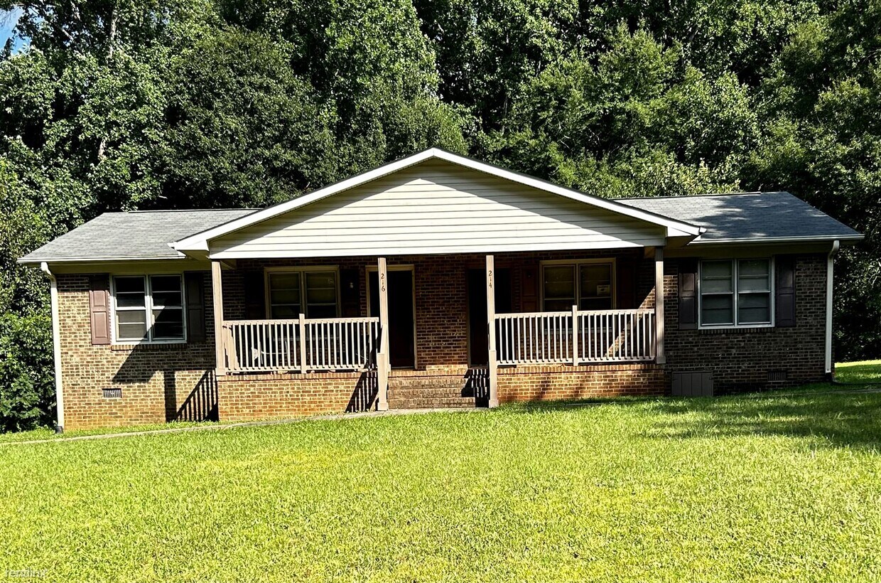 214 Easler Dr, Spartanburg, SC 29307 Townhome Rentals in Spartanburg