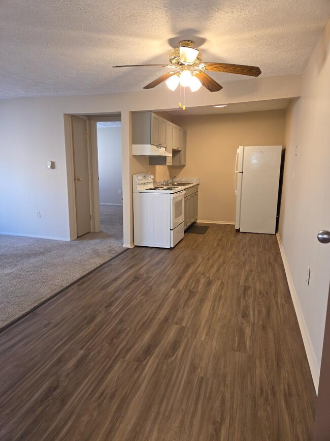 3883-3885 Bennett Rd. - Bldg 1, #4 - 3883-3885 Bennett Rd. - Bldg 1, #4 Apartment