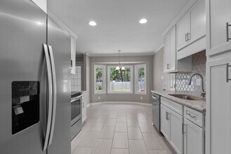 Building Photo - 2142 Baywater Dr