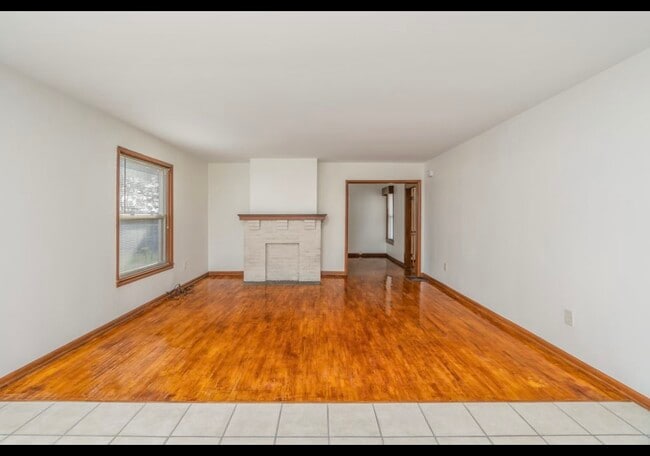 Building Photo - 408 W 1st Ave