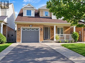 Building Photo - 19 Wetmeadow Dr