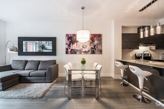 Building Photo - 2276 Rue Victoria