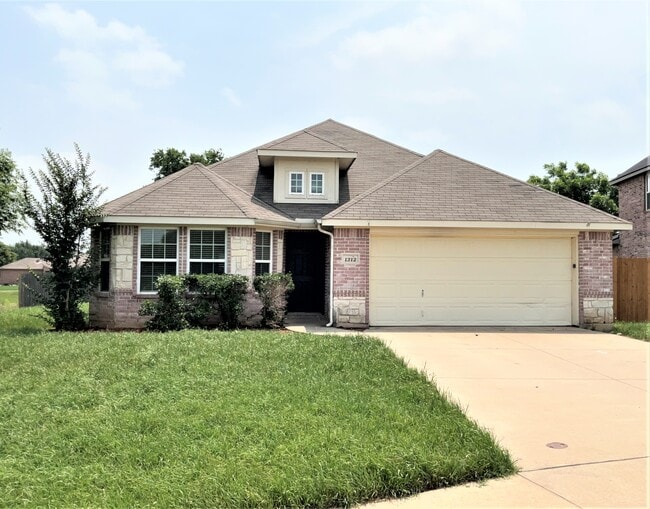 Building Photo - 1212 Gardenia Ln