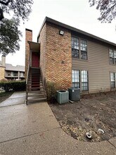 Building Photo - 15221 Berry Trail