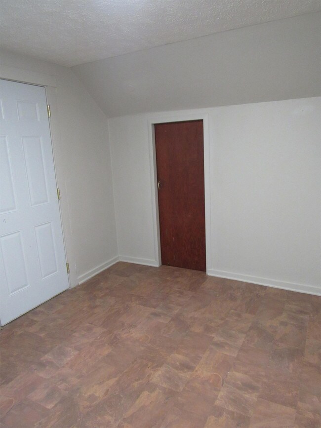 Building Photo - 601 Morrison Ave