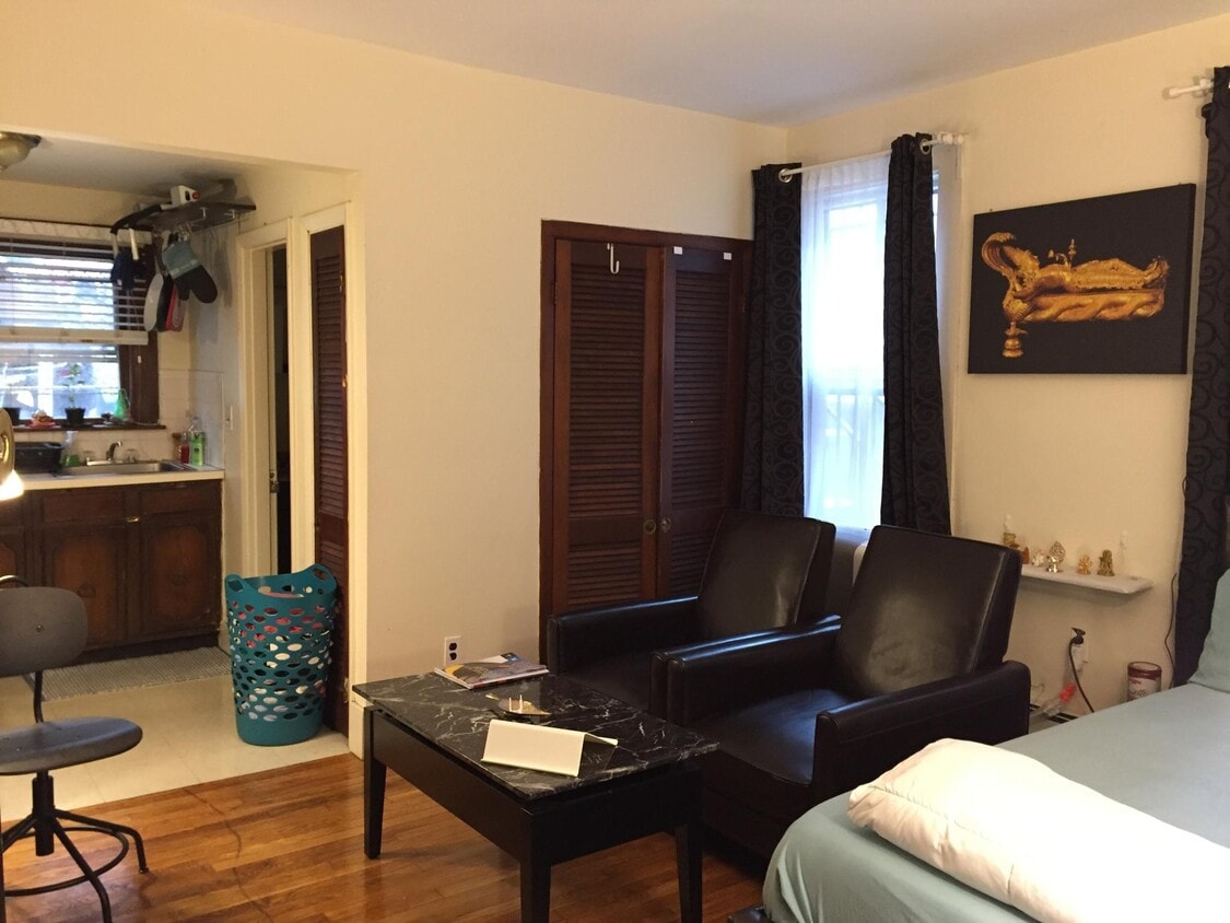 Primary Photo - 306 Newbury St