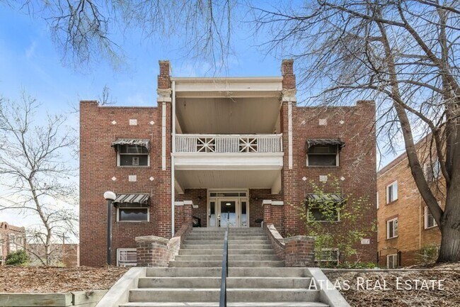 Building Photo - 970 N Pearl St