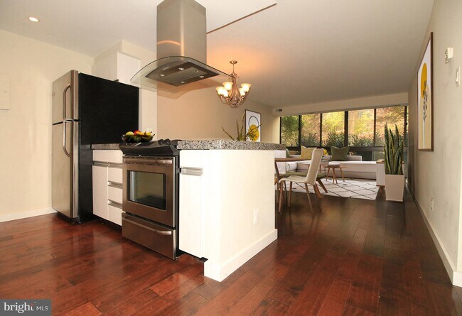 Foto del edificio - 1140 23rd Street NW Unit 105