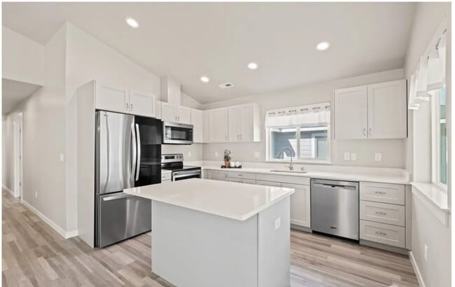 Foto del edificio - Newer Construction Home in Gated Community