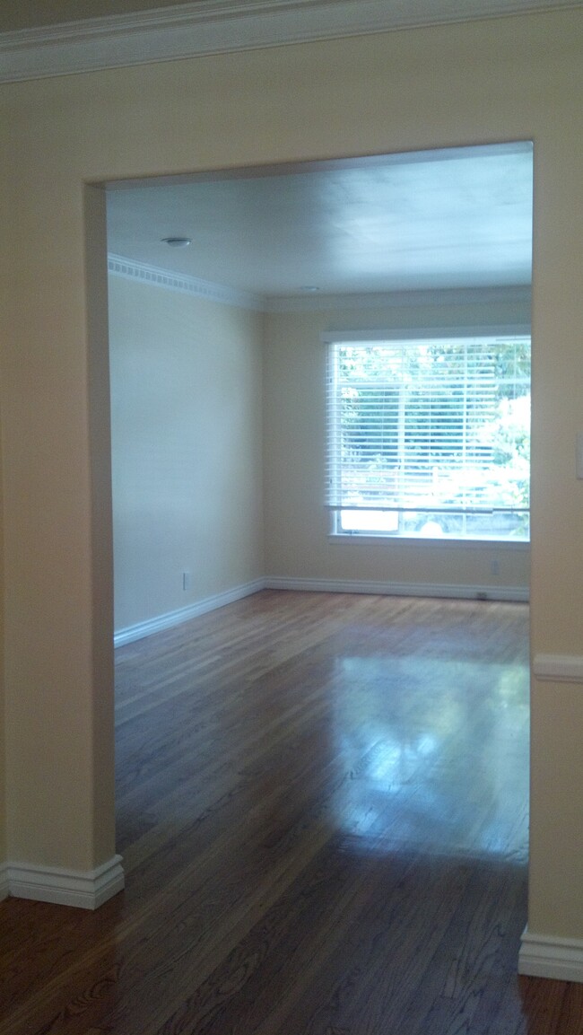 Gorgeous hardwood floors - 2371 Kerwood Ave