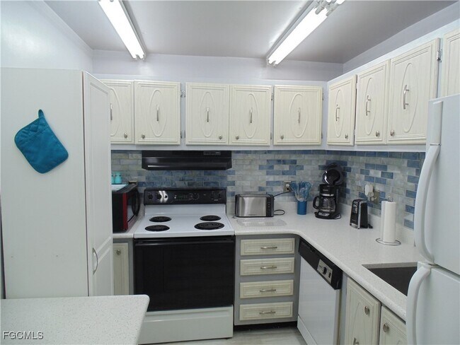 Foto del edificio - 1700 Pine Valley Dr