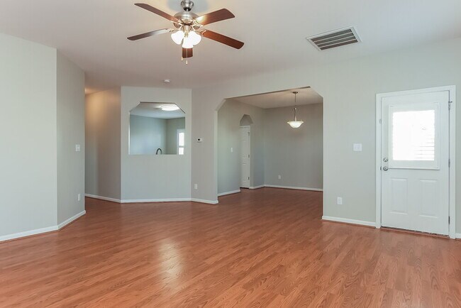 Foto del edificio - 2323 King Malcolm Ln