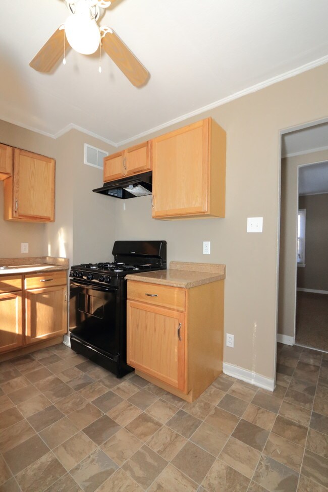 Building Photo - 7220 Teal Ave