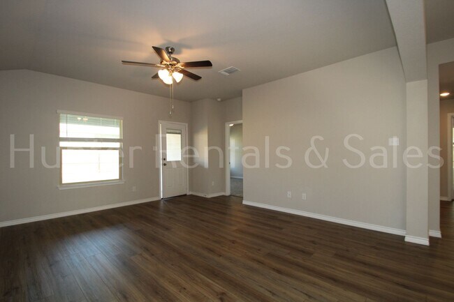 Building Photo - New In Management! Three Creeks Belton Hom...