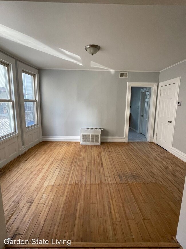 Building Photo - 4 br, 2 bath House - 151 Delavan Avenue