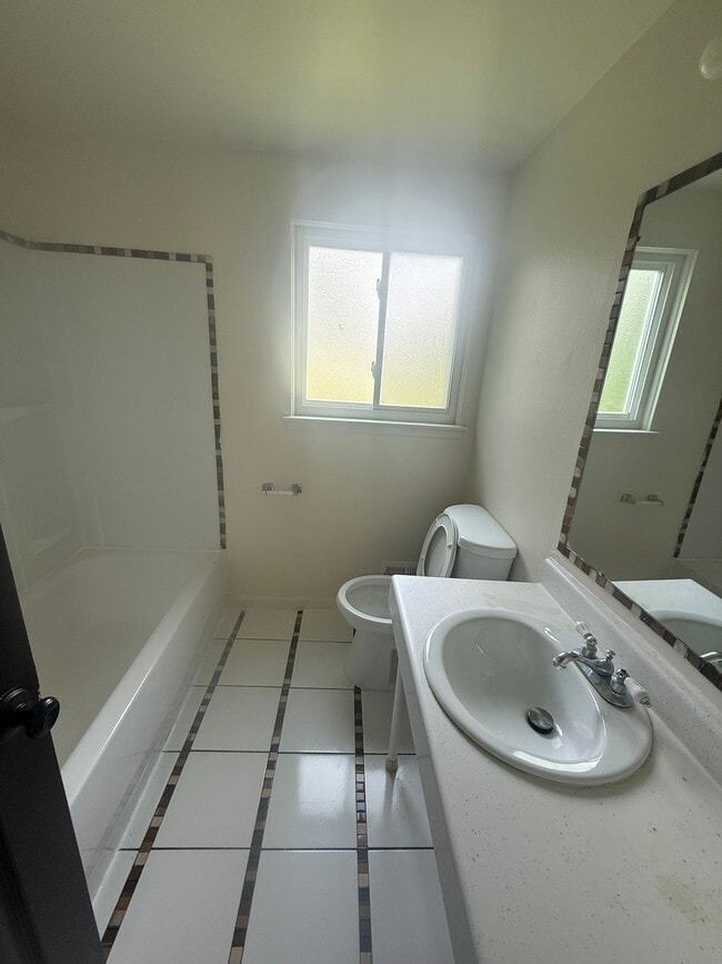 Building Photo - 200 N Christine Cir