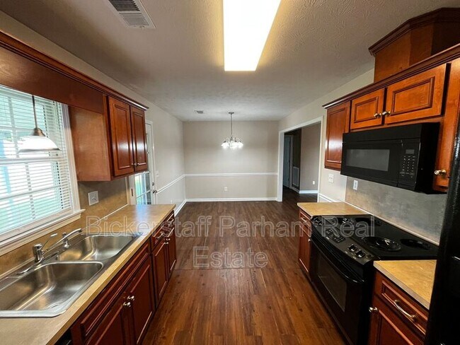 Foto del edificio - 822 Lee Rd 213