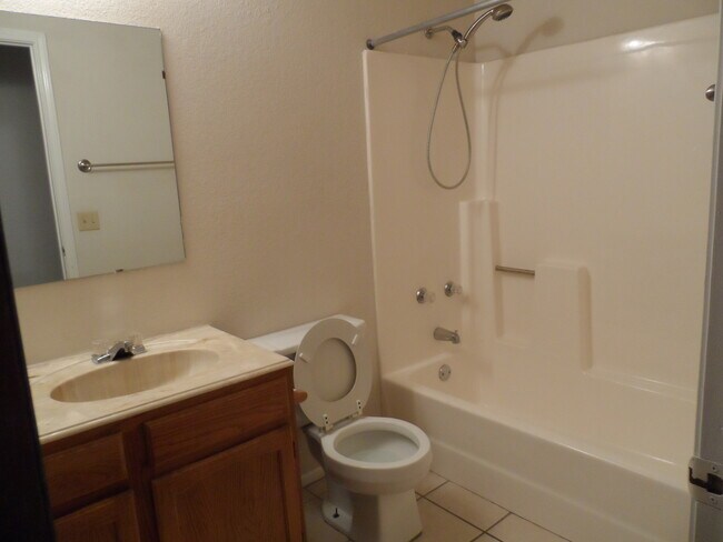 Foto del edificio - 404 N Nolan River Rd