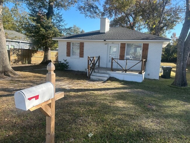 Foto del edificio - 803 Center St