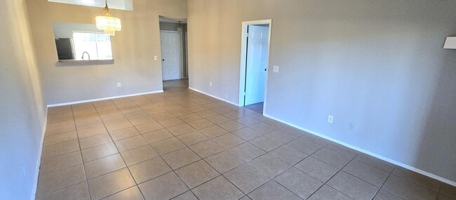 Building Photo - 136 Pine Island Cir