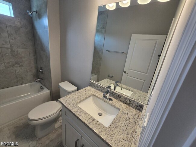 Foto del edificio - 3207 68th St W
