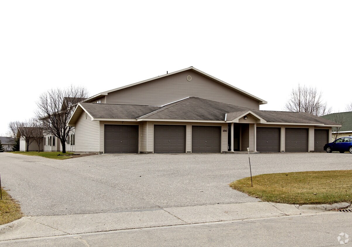 Primary Photo - 190 Country Club Rd