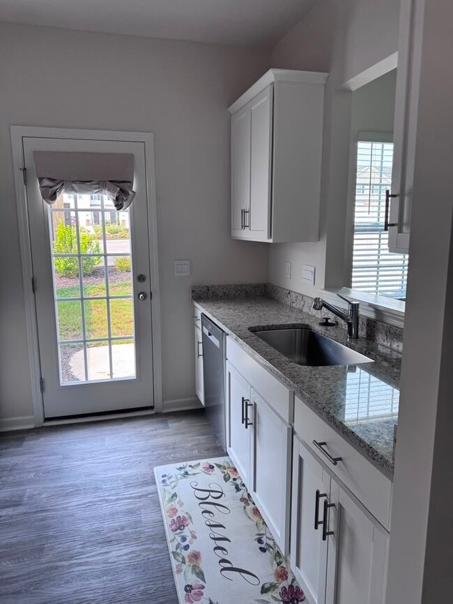 Building Photo - 285 Moyer Dr