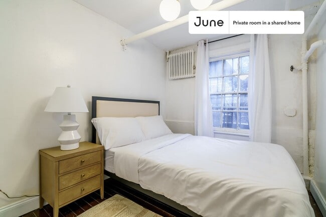 Building Photo - Room in Shared 5 bed/1.5 bath home in Bedford-Stuyvesant