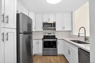Building Photo - 3980 Faircross Pl